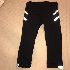 Lululemon black cropped leggings